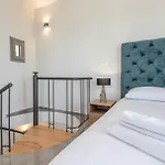 Alexmare Seaview House
