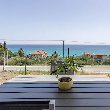 Сasa de vacaciones Alexmare Seaview House *