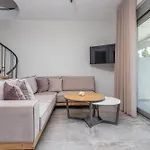 Alexmare Seaview House *
